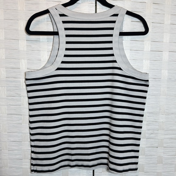 GAP Women’s Bundle (2) of Tank Tops -
(1) Black/White and (1) Blue Size XL - Picture 3 of 13
